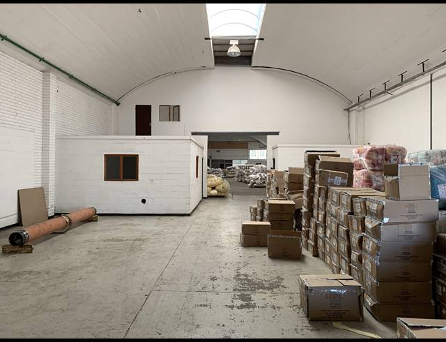 1,003M² FACTORY TO LET IN BEACONVALE